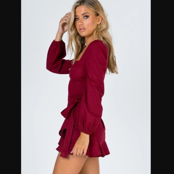 Princess Polly Villa Burgundy Mini Wrap Dress size 4 us worn once perf condition - Picture 3 of 10